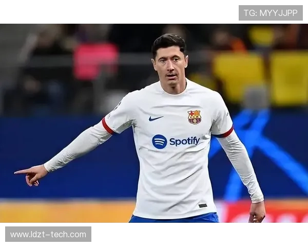 莱万创巴萨生涯收入新高！税后 1600 万欧元 + 双冠奖金成巅峰赛季(1)