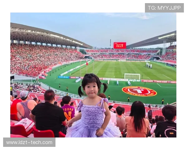 足球与舞蹈的完美碰撞！辽宁铁人啦啦队丝滑转场视频引爆社媒